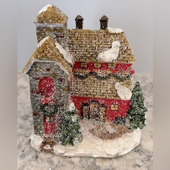 K's Collection Vintage Christmas House Figurine - Picture 1 of 3